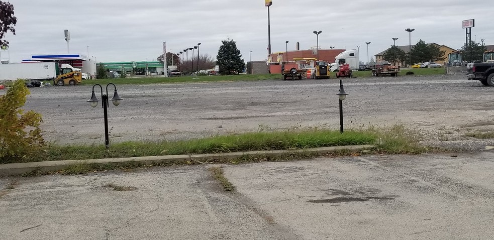 More Photos Of 900 N Union St, Dwight Restaurant For Sale