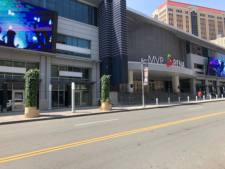 More Photos Of 51 S Pearl St, Albany Sports And Entertainment For Lease