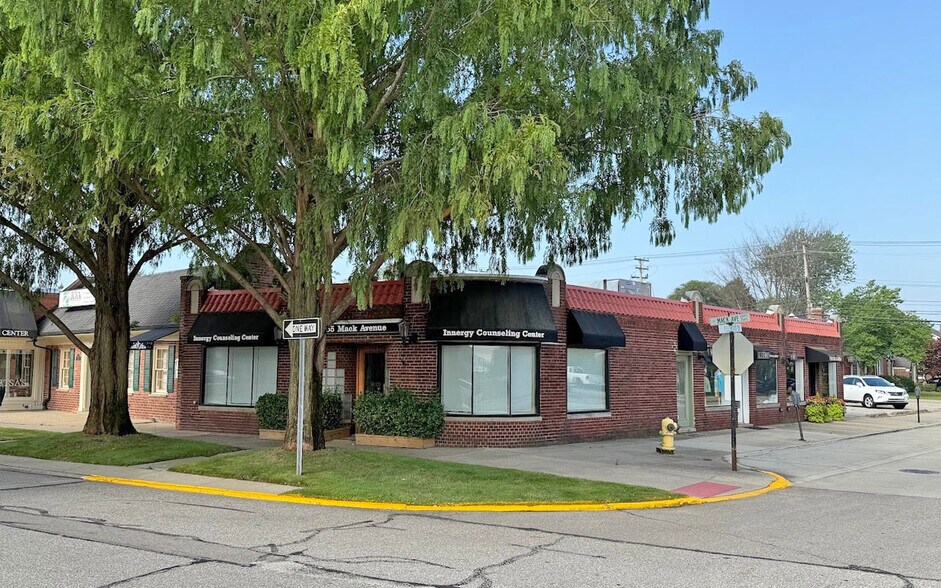 Primary Photo Of 20455 Mack Ave, Grosse Pointe Woods Storefront Retail Office For Lease