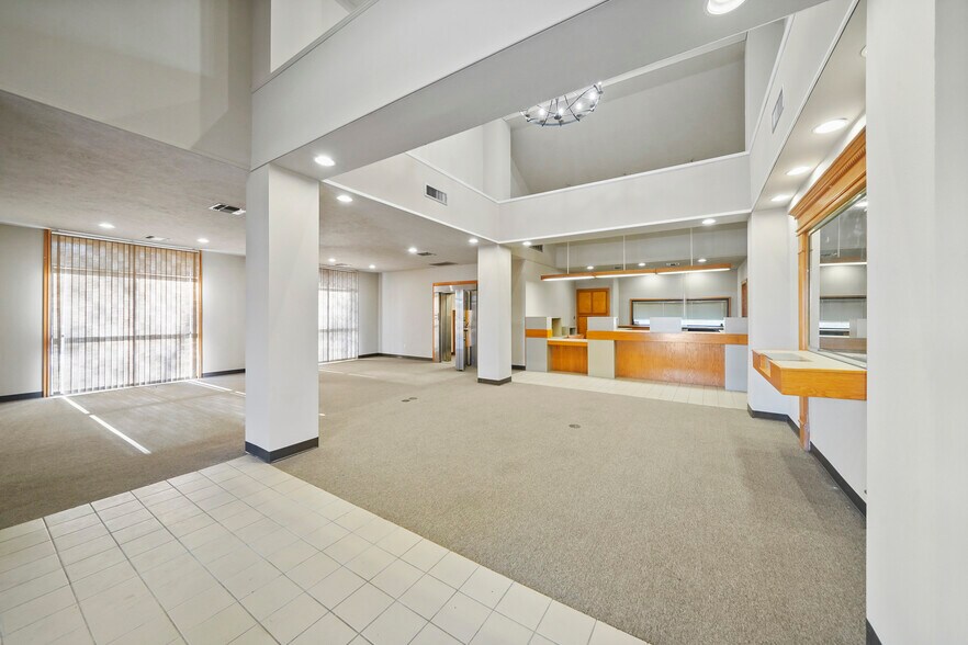 More Photos Of 14060 Grangerland Rd, Conroe Bank For Sale