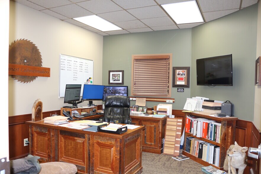 More Photos Of 3112 Normandy Rd, Springfield Warehouse For Sale
