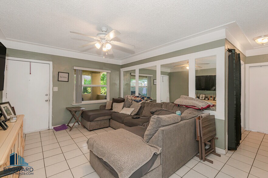 More Photos Of 255 SW 15th St, Dania Beach Apartments For Sale