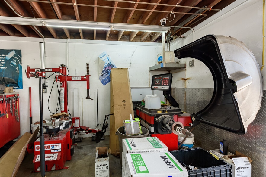 More Photos Of 630 Grand Ave, Spring Valley Auto Repair For Sale