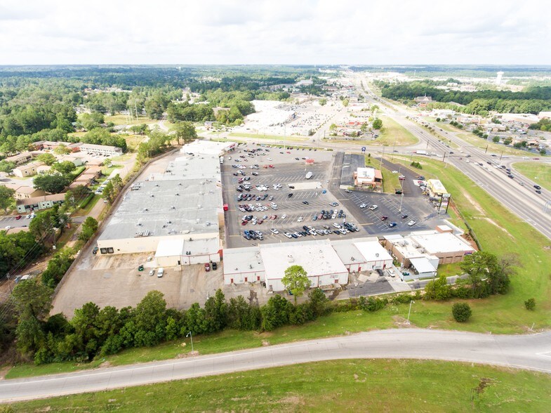 More Photos Of 4400 Hardy St, Hattiesburg Storefront For Sale