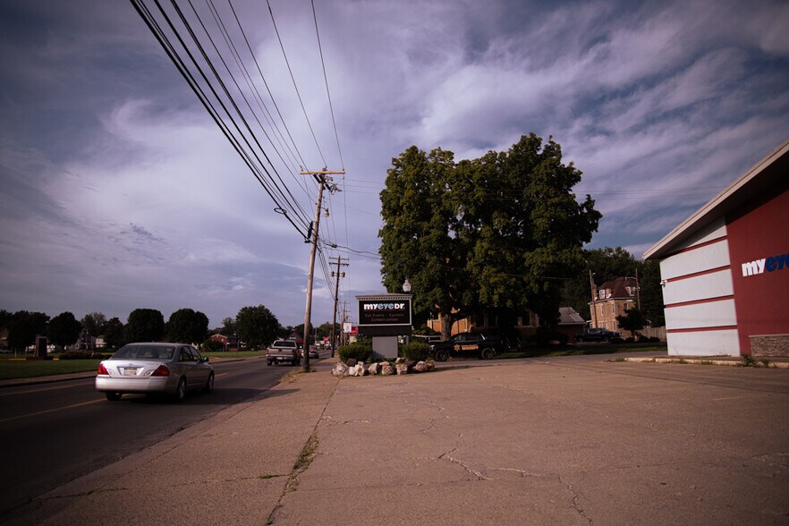 More Photos Of 2014 Dudley Ave, Parkersburg Medical For Sale