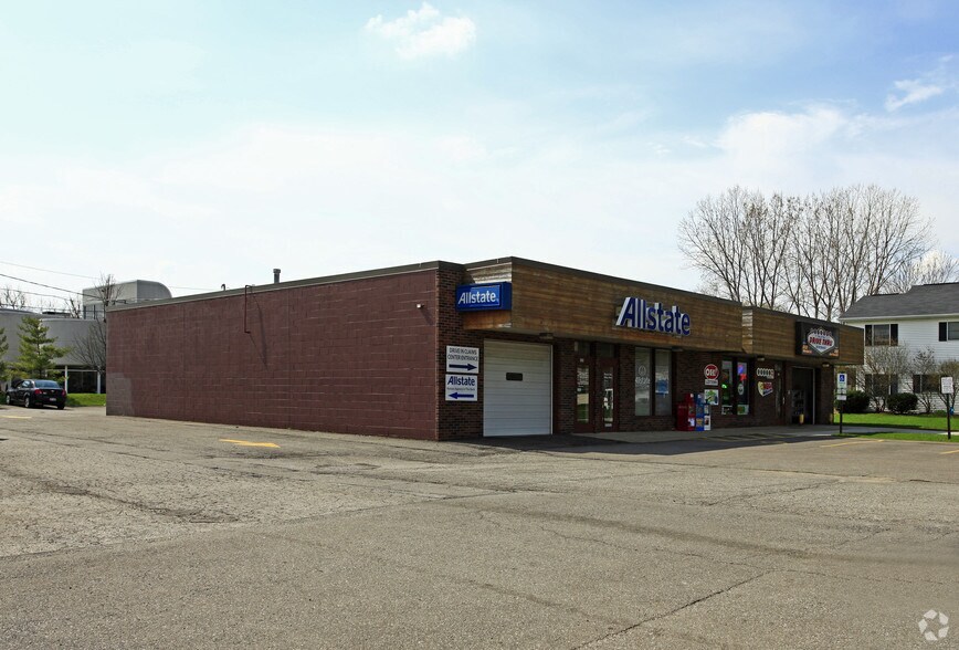 Primary Photo Of 108 Antioch Dr, Elyria Freestanding For Lease