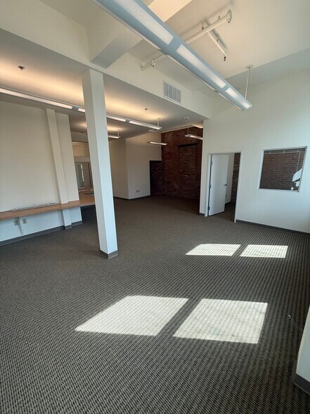 More Photos Of 601-605 Main St, Woodland Office For Lease