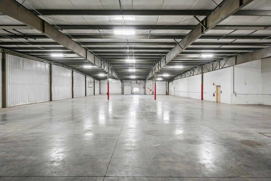 More Photos Of 4811 Curtis Rd, Dodgeville Warehouse For Sale