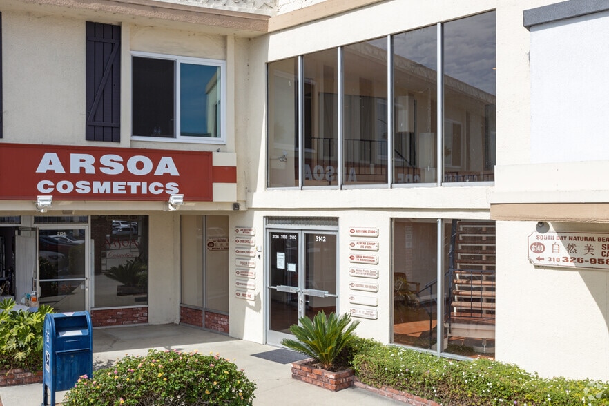 More Photos Of 3100-3160 Pacific Coast Hwy, Torrance Unknown For Lease