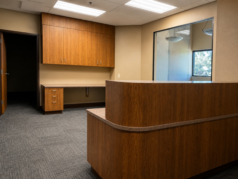 More Photos Of 1020 New River Pky, Fallon Medical For Lease
