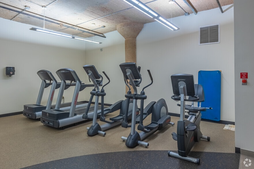 More Photos Of 1701 N Market St, Dallas Loft Creative Space For Lease