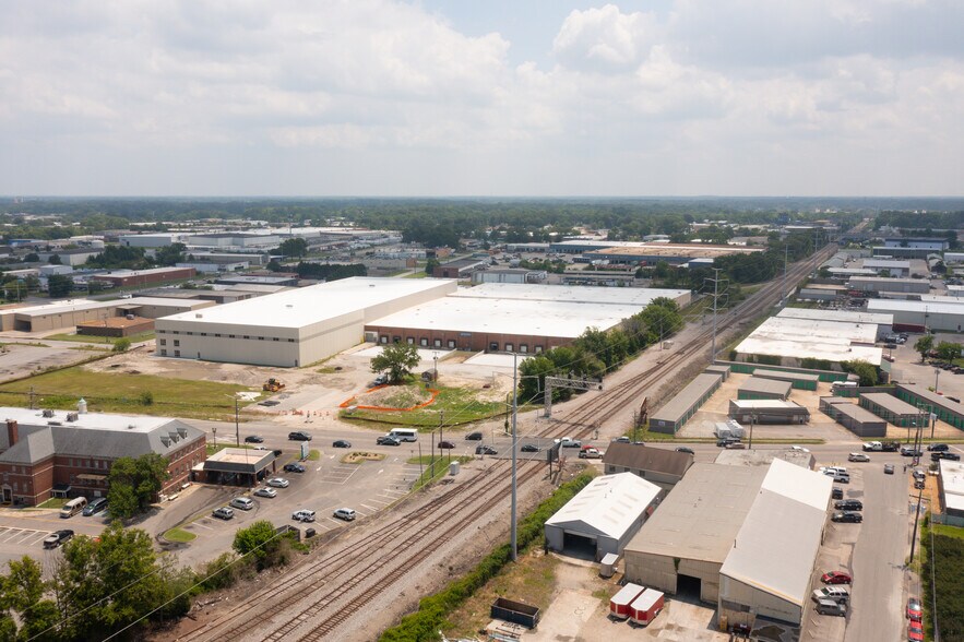 More Photos Of 3321 E Princess Anne Rd, Norfolk Warehouse For Lease