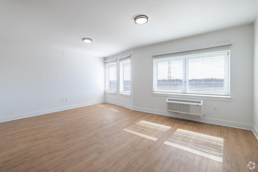 More Photos Of 1 E Main St, Bound Brook Apartments For Lease