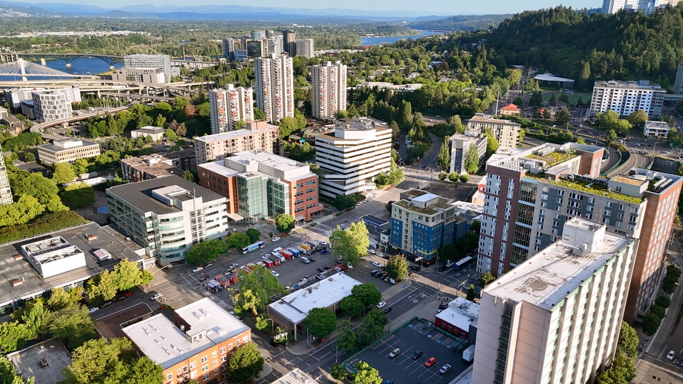 More Photos Of 1900 SW 5th Ave, Portland General Retail For Lease