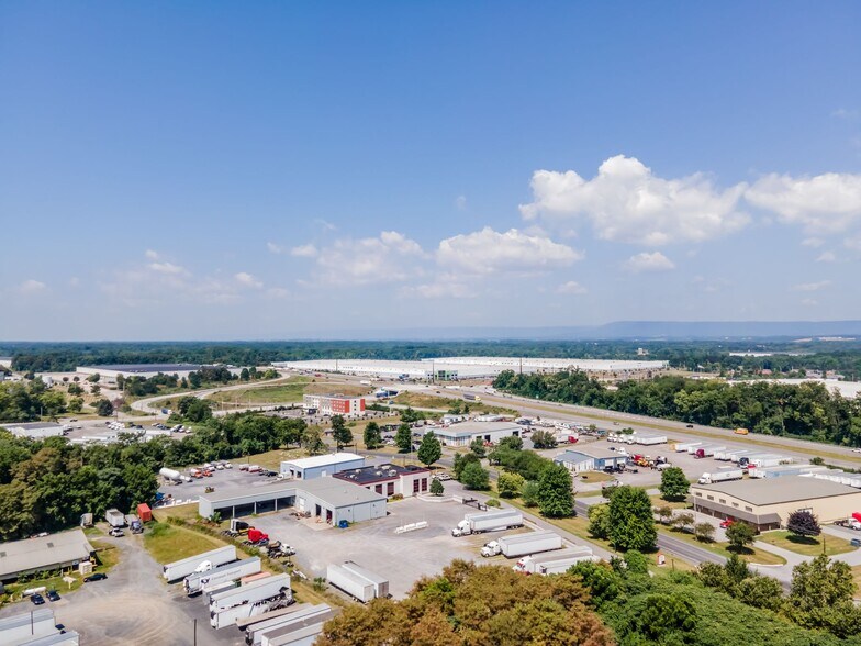 More Photos Of 1514 Commerce Ave, Carlisle Light Distribution For Lease