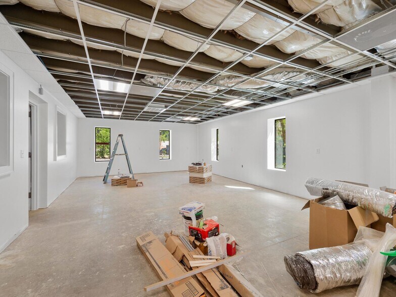 More Photos Of 93 Thompson St, Asheville Manufacturing For Lease