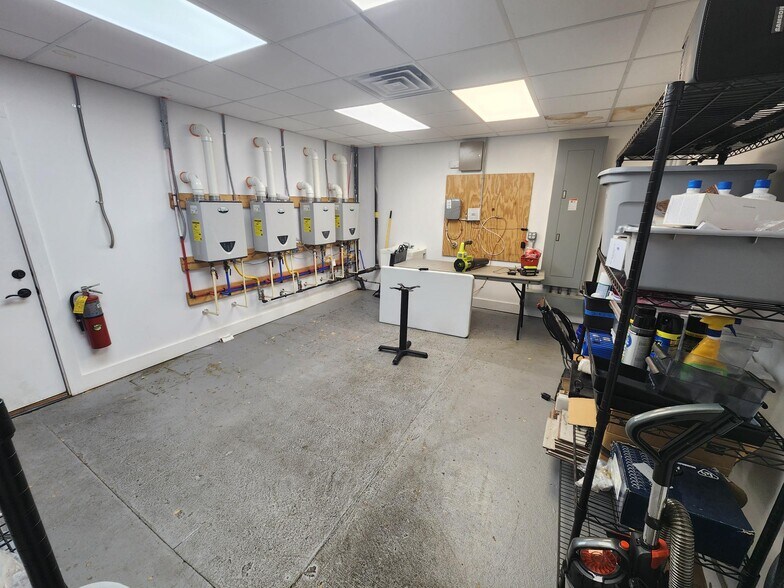 More Photos Of 250 Bordeaux Dr, Thomson General Retail For Sale