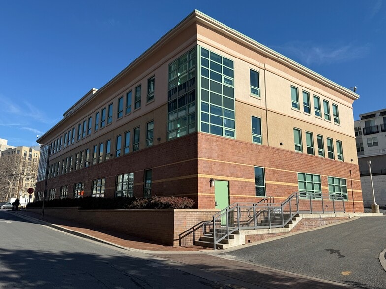 More Photos Of 912 Thayer Ave, Silver Spring Loft Creative Space For Sale