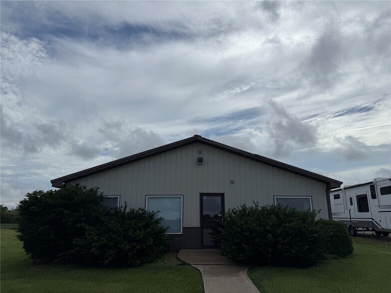 More Photos Of 4299 Lewis Access Rd, Center Point Warehouse For Lease