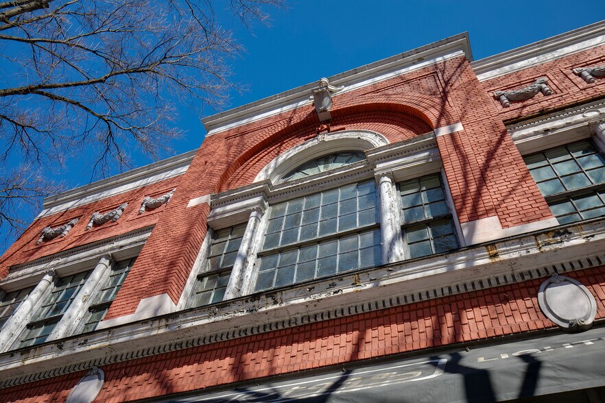 More Photos Of 310 W Broad St, Richmond Storefront For Sale