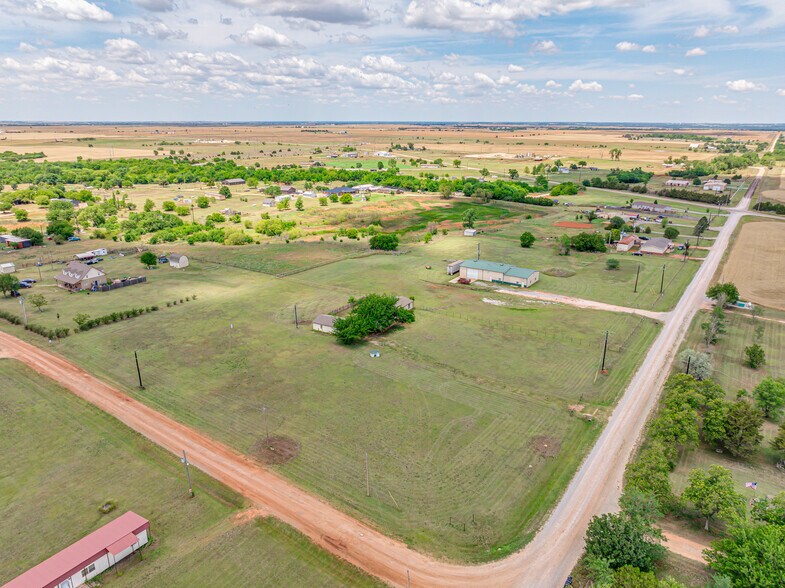 More Photos Of 22514 2930 rd, Kingfisher Industrial For Sale