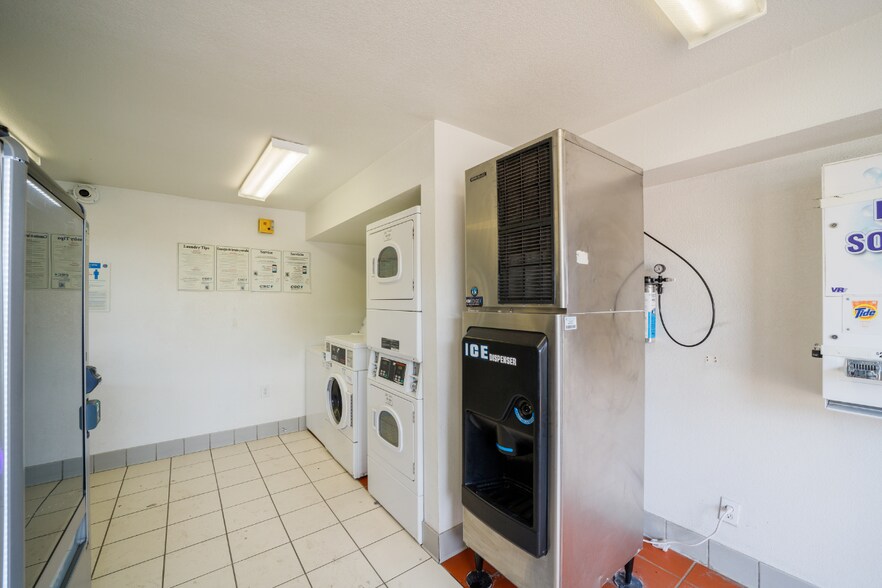 More Photos Of 5522 N Pan Am Expy, San Antonio Hotel For Sale