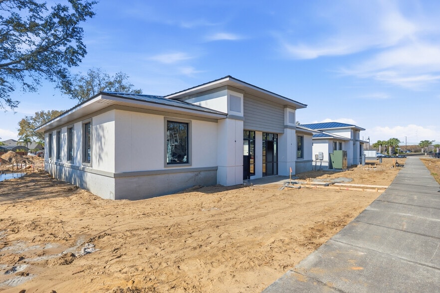 More Photos Of 124 Southern Railway, Oakland Office For Lease