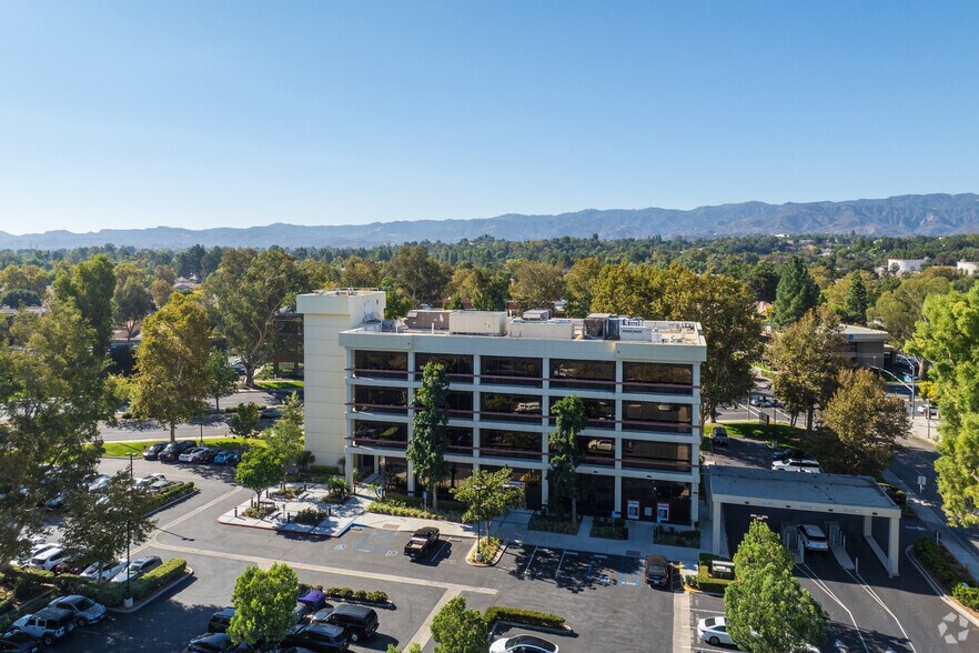 More Photos Of 23929 Valencia Blvd, Valencia Office Residential For Lease