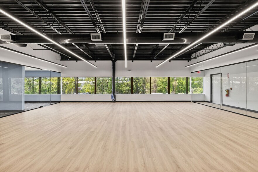 More Photos Of 560 Rt 303, Orangeburg Office For Lease