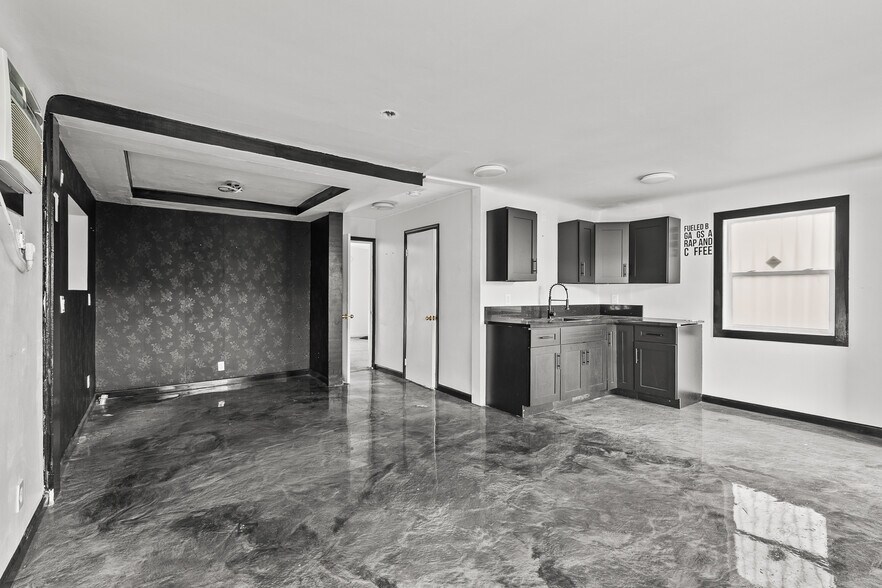 More Photos Of 5520-5522 Cahuenga Blvd, North Hollywood Freestanding For Sale