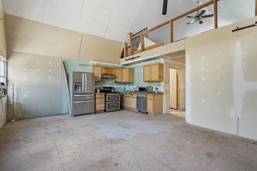 More Photos Of 201 Deer Springs Loop, Burnet Flex For Sale