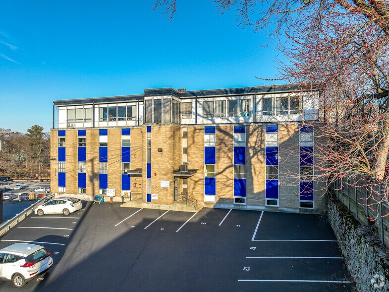 More Photos Of 108 Water St, Watertown Office For Lease