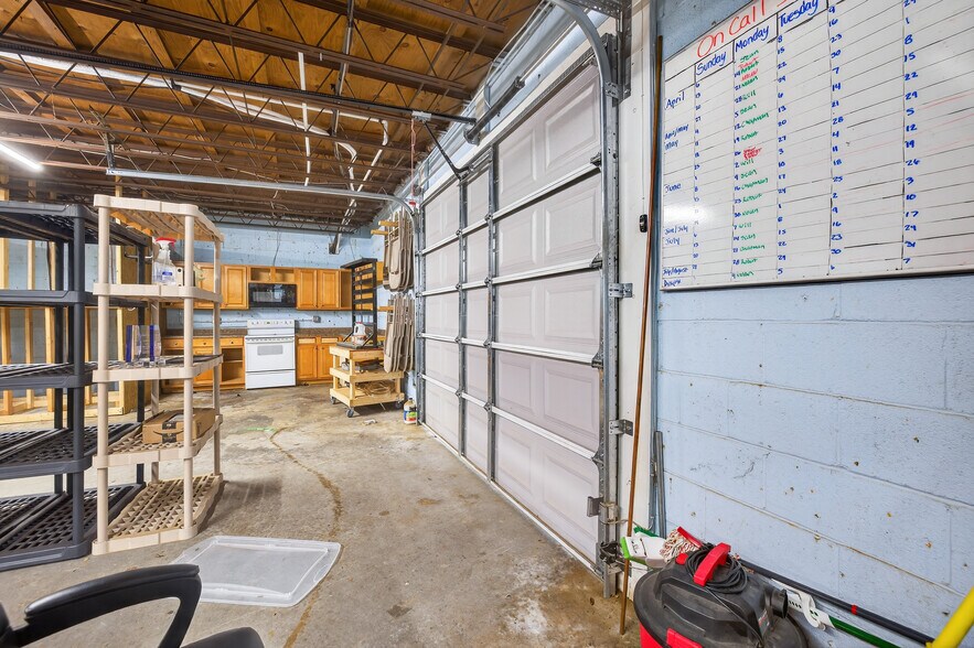 More Photos Of 4109 Robinson St, Covington Freestanding For Sale