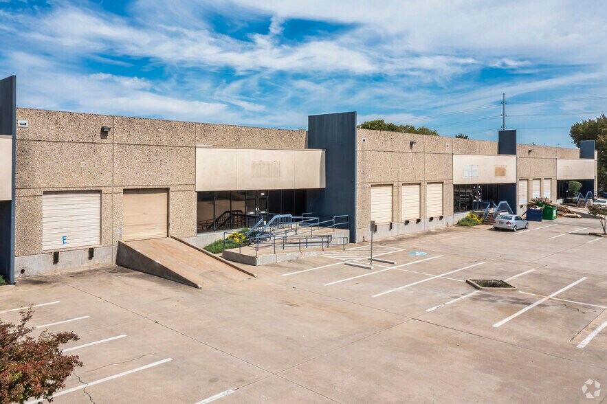 More Photos Of 10610 Newkirk St, Dallas Industrial For Lease