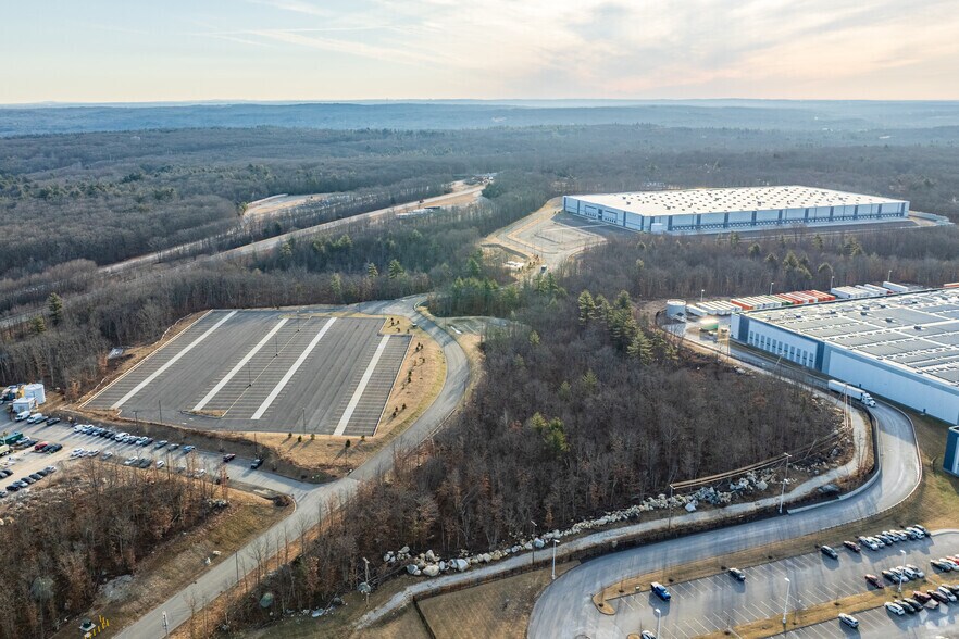 More Photos Of 139 Campanelli Dr, Uxbridge Distribution For Lease