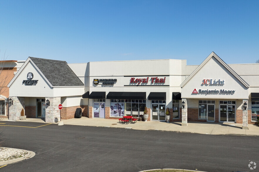 More Photos Of 5320-5340 Grand Ave, Gurnee General Retail For Lease