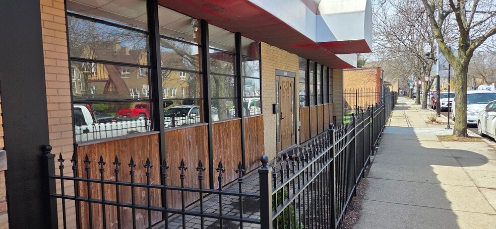 More Photos Of 5445 W Diversey Pky, Chicago Restaurant For Sale