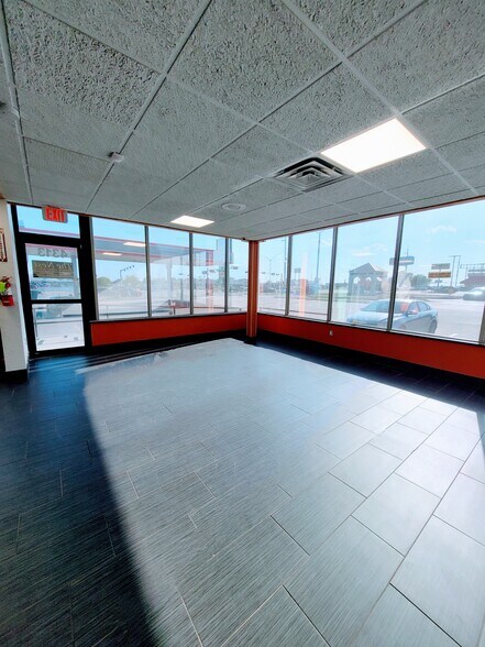 More Photos Of 4313 NW Cache Rd, Lawton Convenience Store For Lease