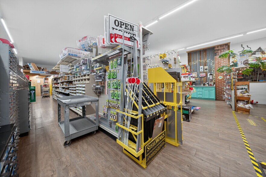 More Photos Of 103 W 2nd St N, Wright City General Retail For Sale