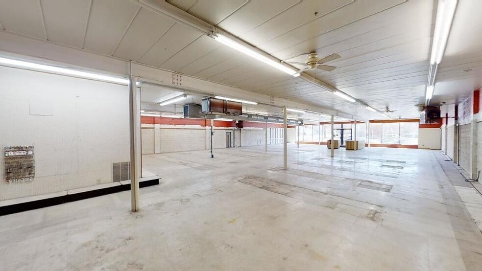 More Photos Of 755 N Snelling Ave N, Saint Paul Storefront For Lease