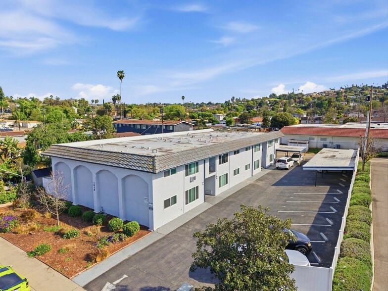 Primary Photo Of 1015 E Ohio Ave, Escondido Apartments For Sale
