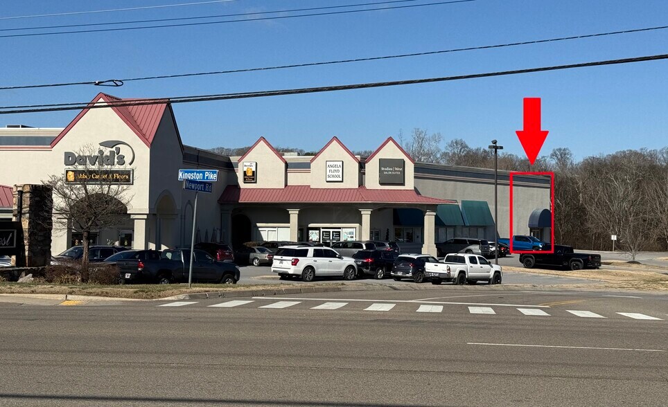 More Photos Of 10841 Kingston Pike, Knoxville Freestanding For Lease
