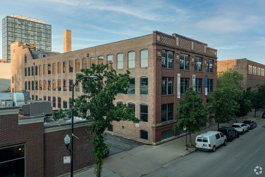 Primary Photo Of 1021 W Adams St, Chicago Loft Creative Space For Lease