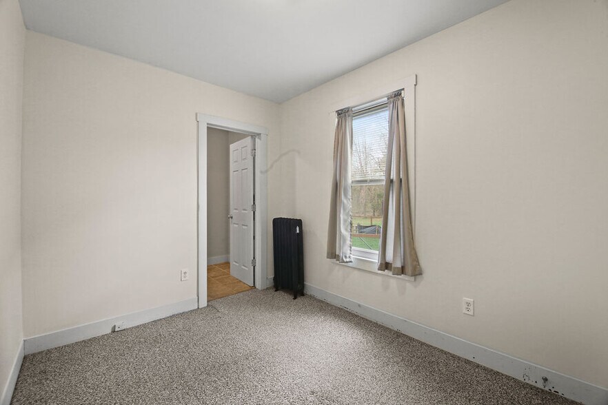 More Photos Of 18 Elm St, Rocky Hill Office Residential For Sale