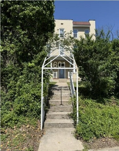 More Photos Of 601 Highland Way, Hagerstown Apartments For Sale