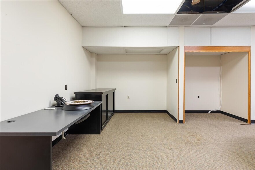 More Photos Of 127 Pearl St, Council Bluffs Office For Lease