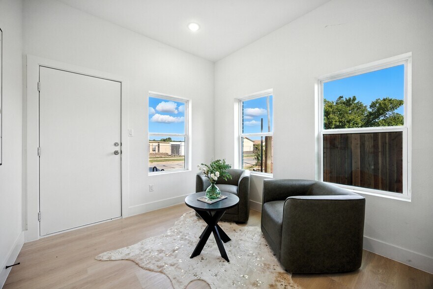 More Photos Of 312 N Lancaster Ave, Dallas Apartments For Sale