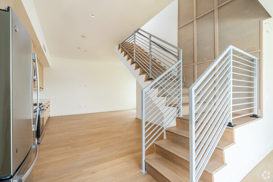 More Photos Of 611 N Virgil Ave, Los Angeles Apartments For Lease