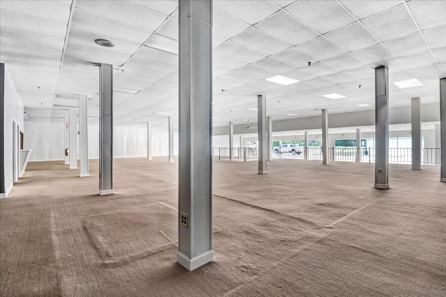 More Photos Of 501 E Market St, Smithfield Storefront For Lease