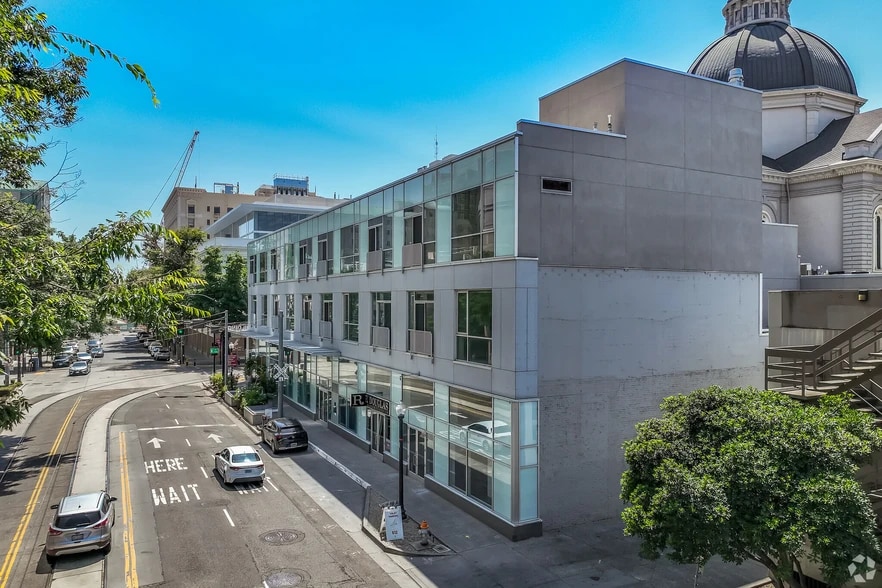 More Photos Of 1020 12th St, Sacramento Apartments For Lease